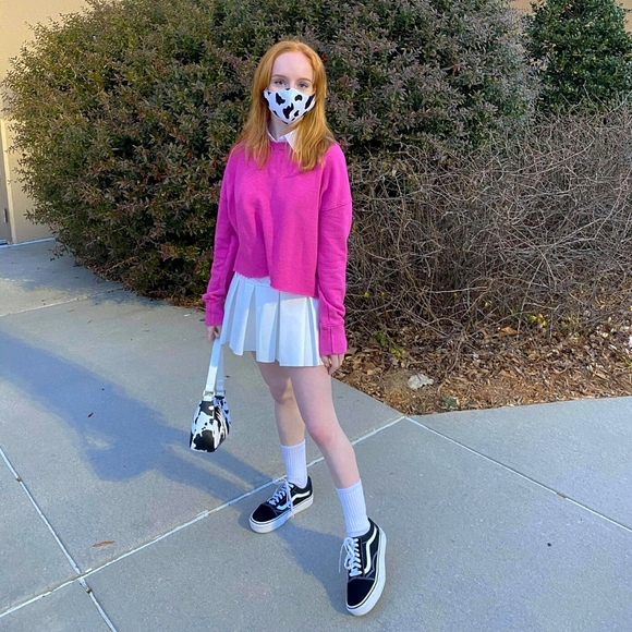 Meet your Posher, Taylor - Picture 2 of 3